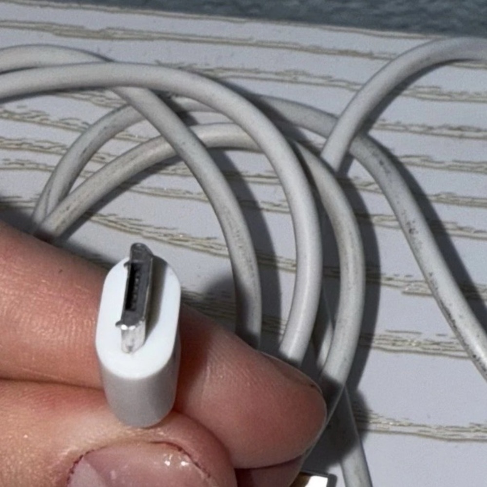 Ideal of Sweden Green/Gold/White Marble Wireless Magnetic Universal Charger - Picture 6 of 7